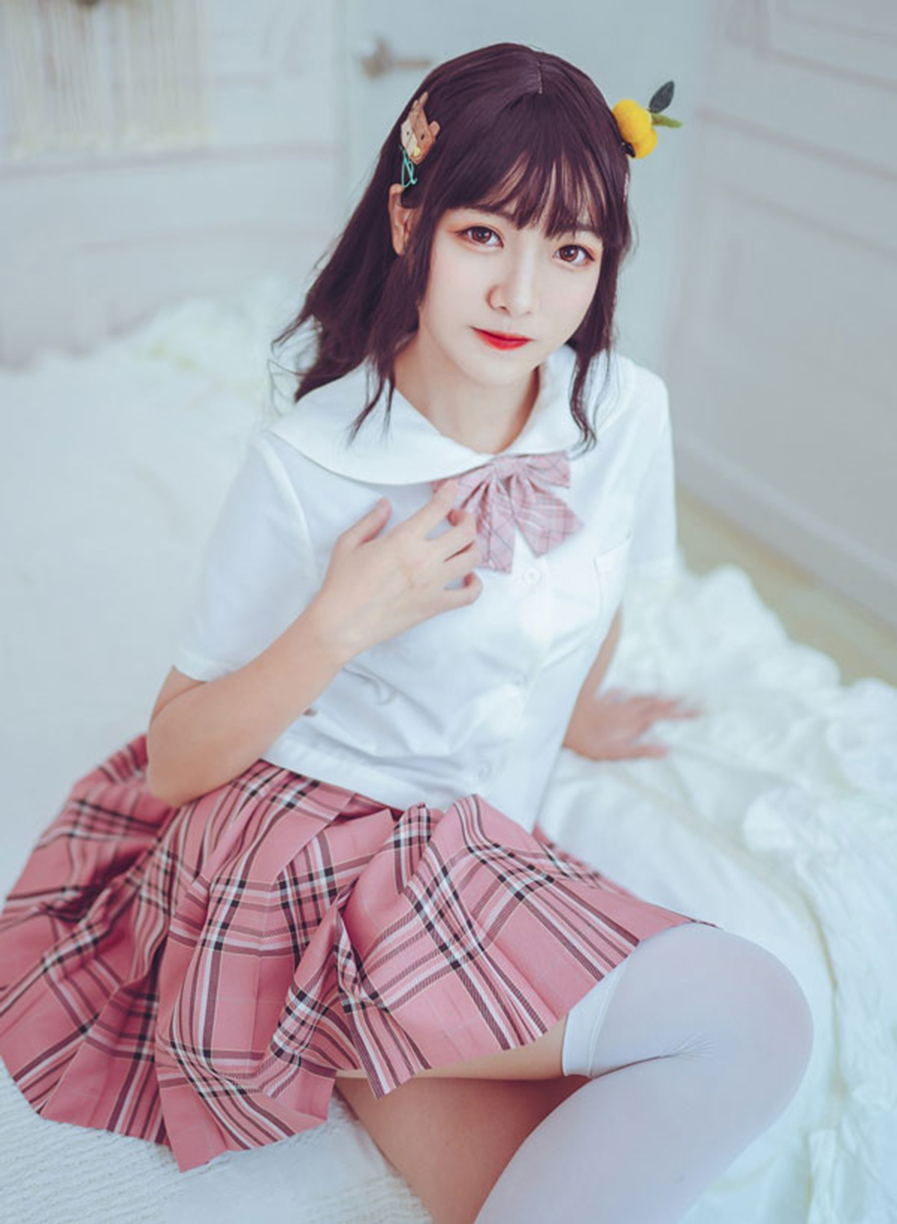 Gái xinh mặc váy ngắn cute