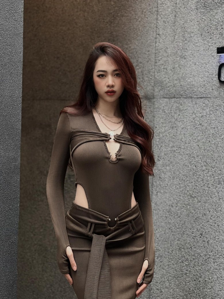 Hình Ảnh Gái Xinh Nóng Bỏng Mặc Bodysuit 7