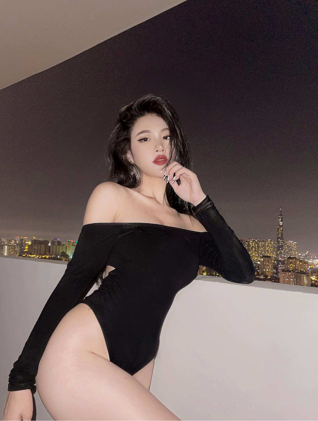 Hình Ảnh Gái Xinh Nóng Bỏng Mặc Bodysuit 8