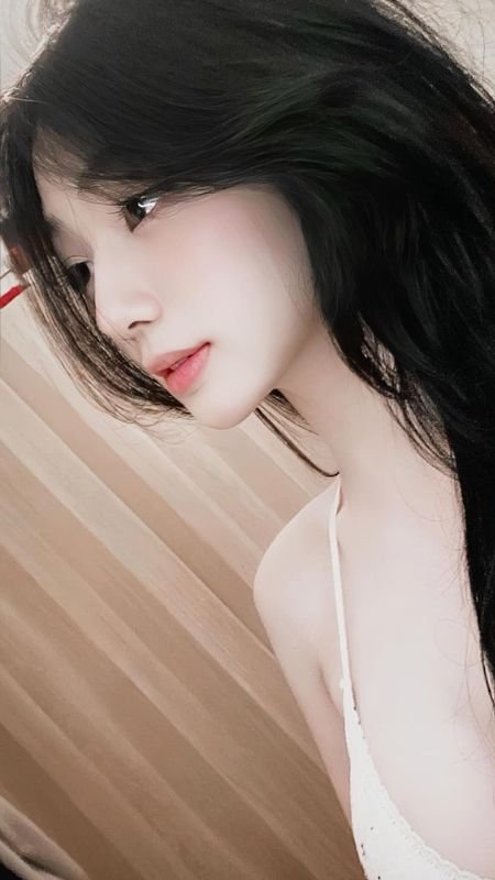 Những Khoảnh Khắc Đẹp Nhất Của Hotgirl Trần Hà Linh 8